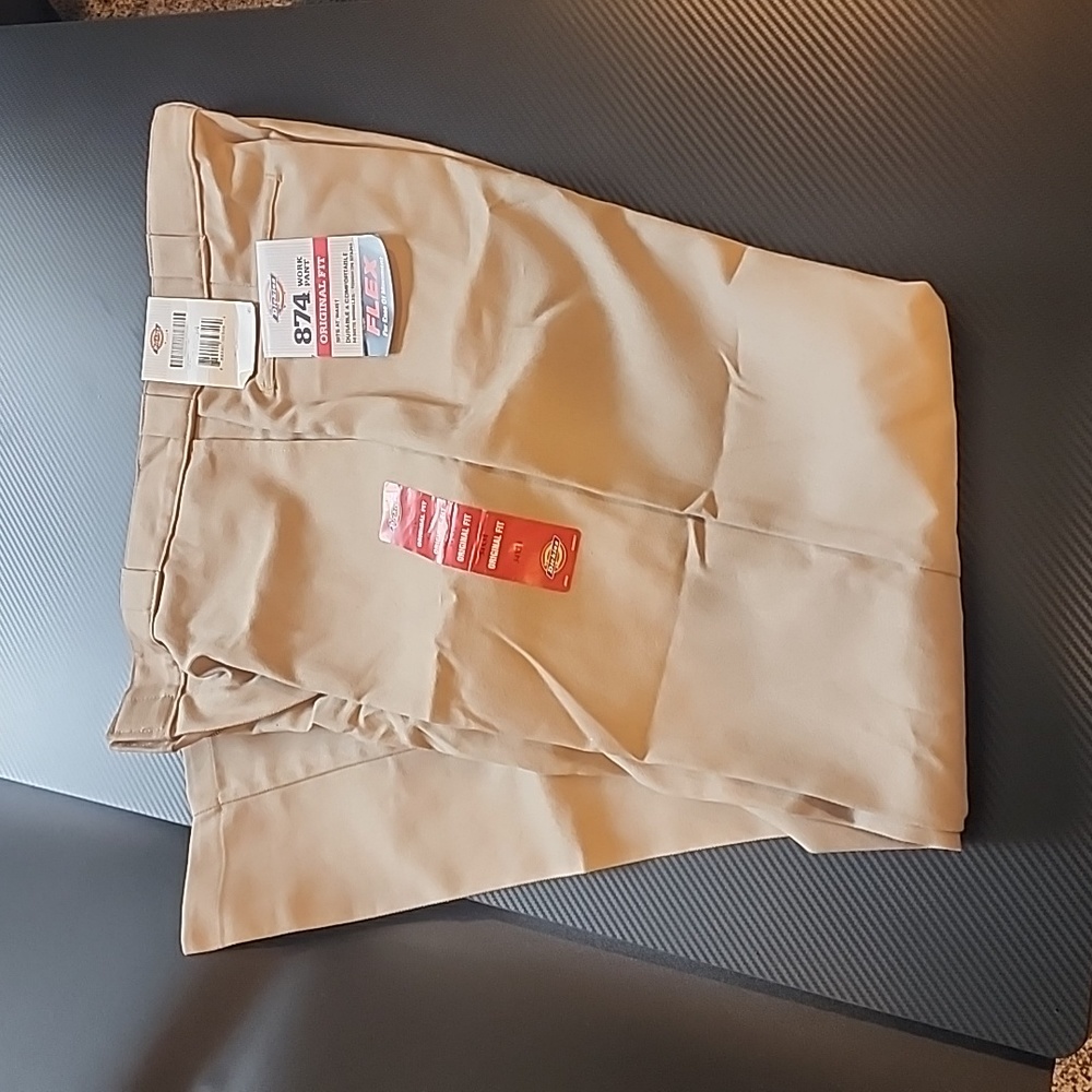 Dickies brand Khakis, 34x34 Original Fit NWT. M-10